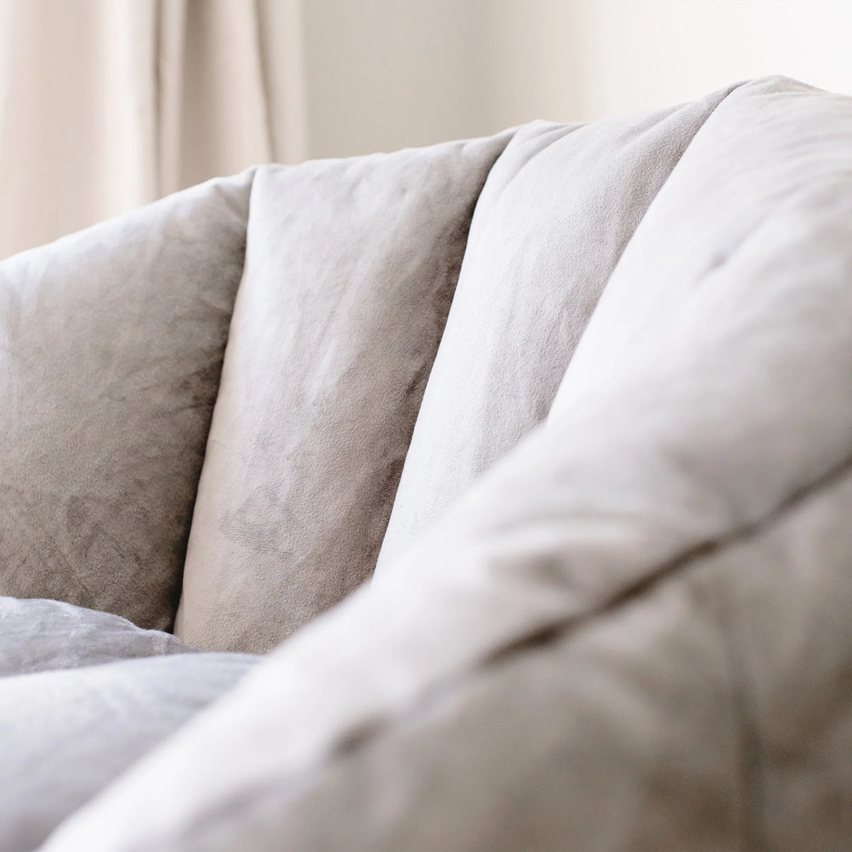 Plush Gray Bean Bag Chair Q9732