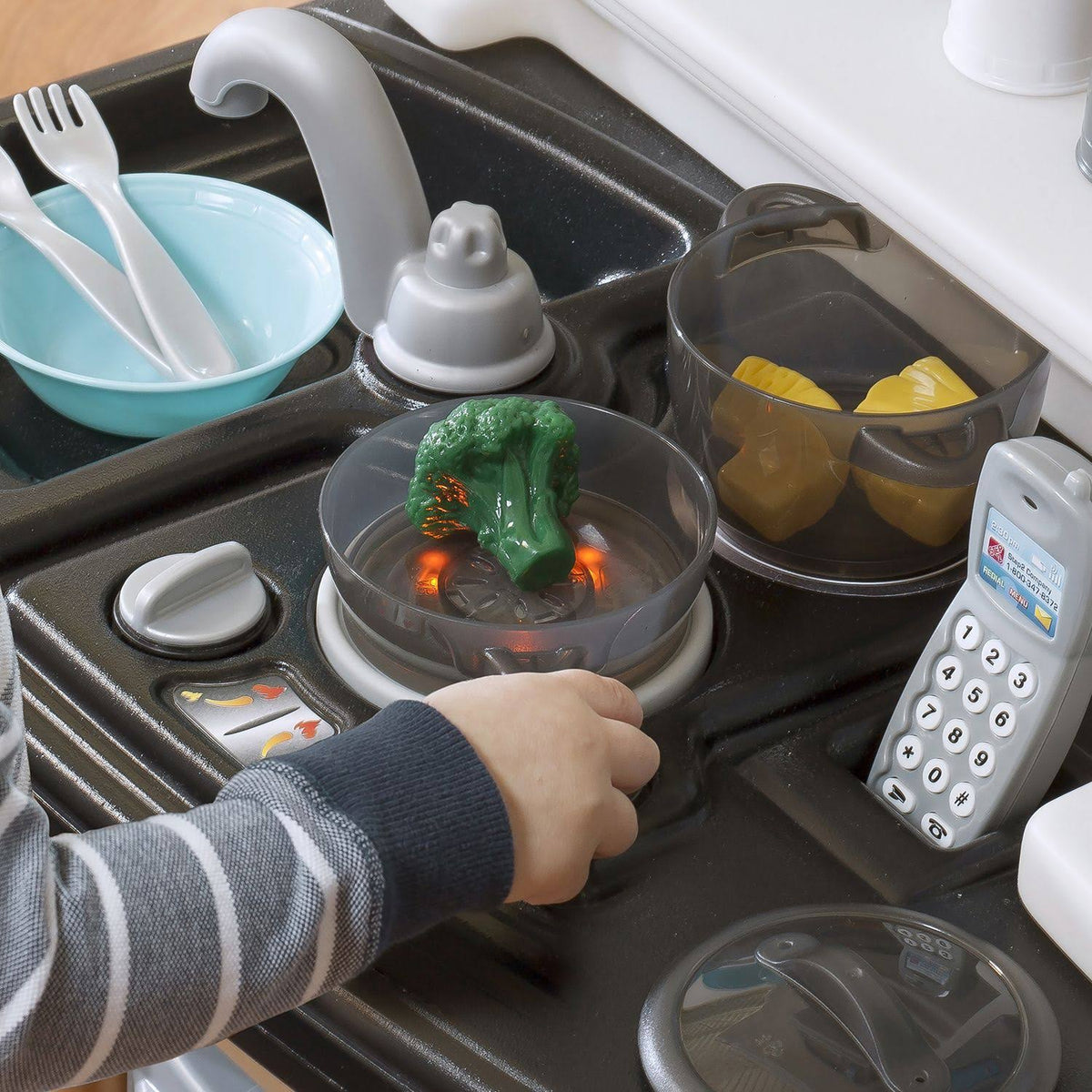 Durable Kids Kitchen Playset J818
