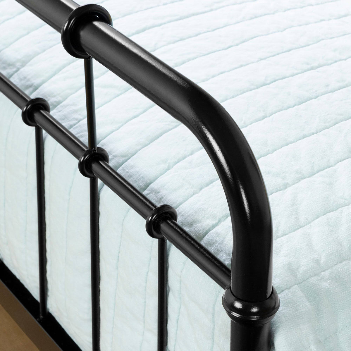 Twin Metal Bed O241