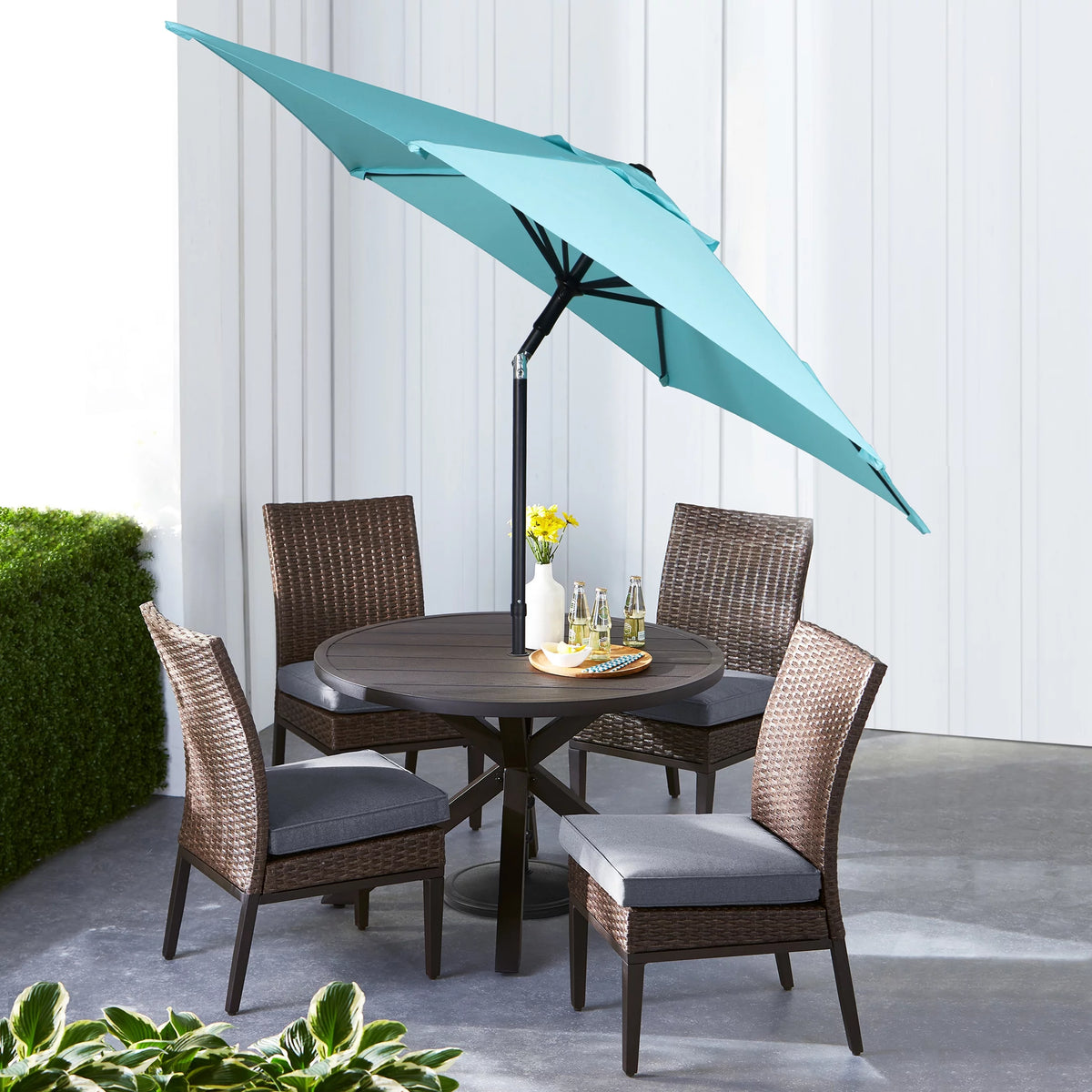 7.5 Foot Round Market Umbrella Black & White Cabana Stripe F62834