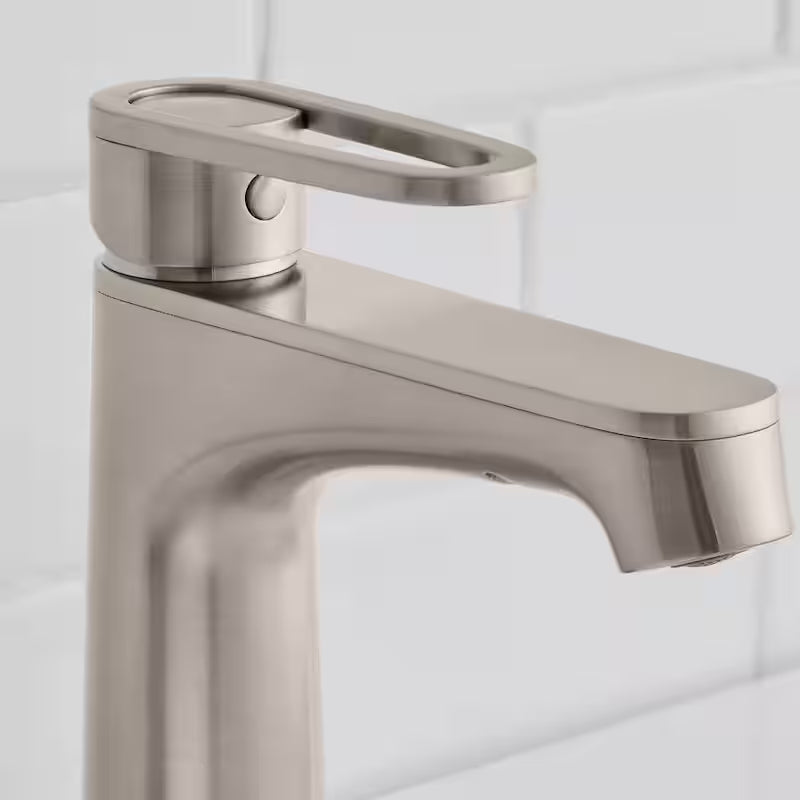 Single-Handle Bathroom Faucet in Brushed Nickel O41784