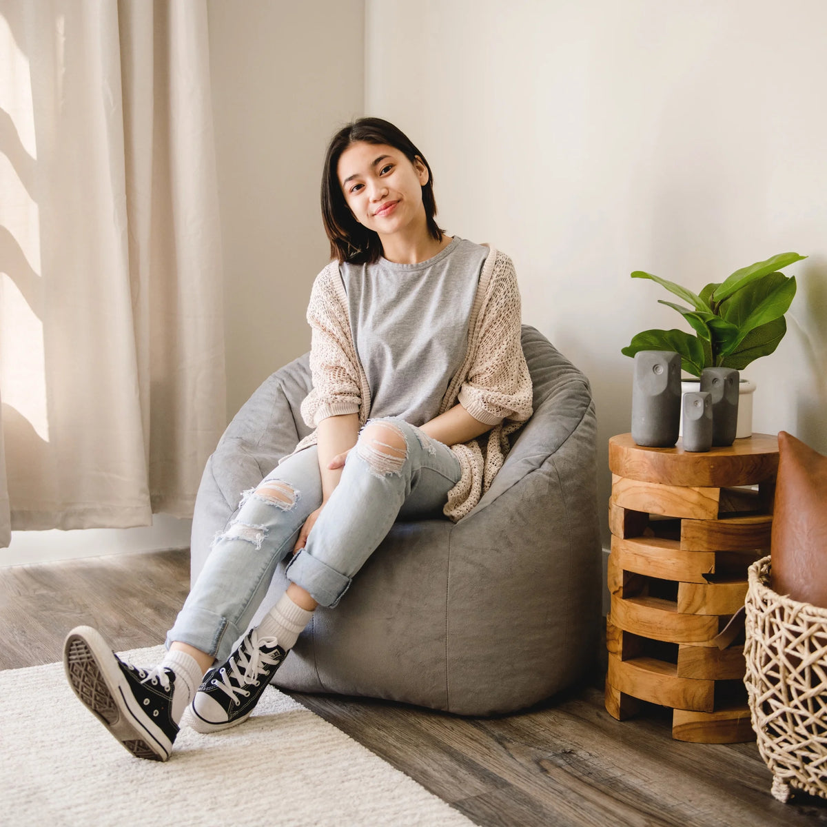 Plush Gray Bean Bag Chair Q9732